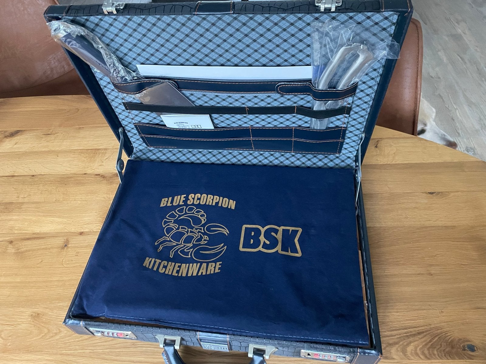 BSK Blue Scorpion Kitchenware 12-delige Messenset in Koffer, Huis en Inrichting, Bestekset, Nieuw, Ophalen of Verzenden, Rvs of Chroom