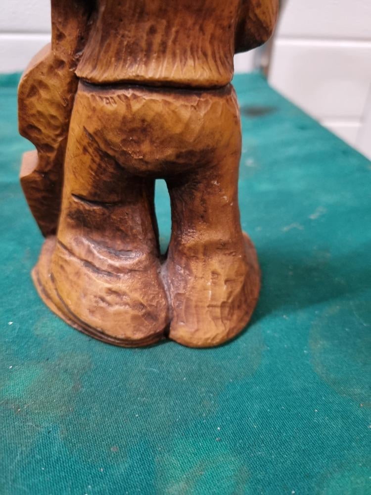 beeld jongen met cello vintage , hans schirmer, Verzamelen, Beelden en Beeldjes, Ophalen of Verzenden