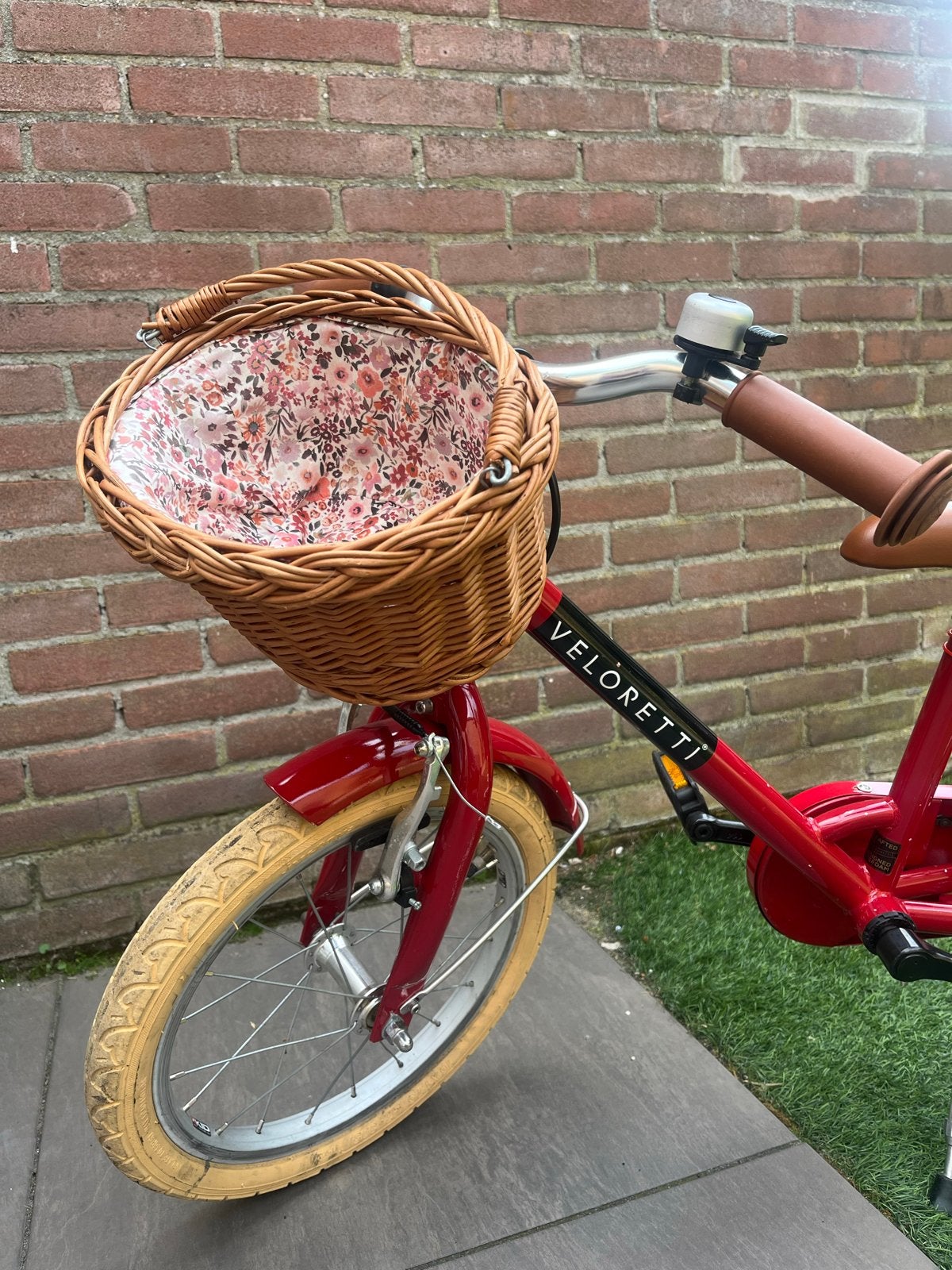 Veloretti Kinderfiets 16 inch met zijwieltjes, Zijwieltjes, 16 tot 20 inch, Velgrem, Ophalen of Verzenden