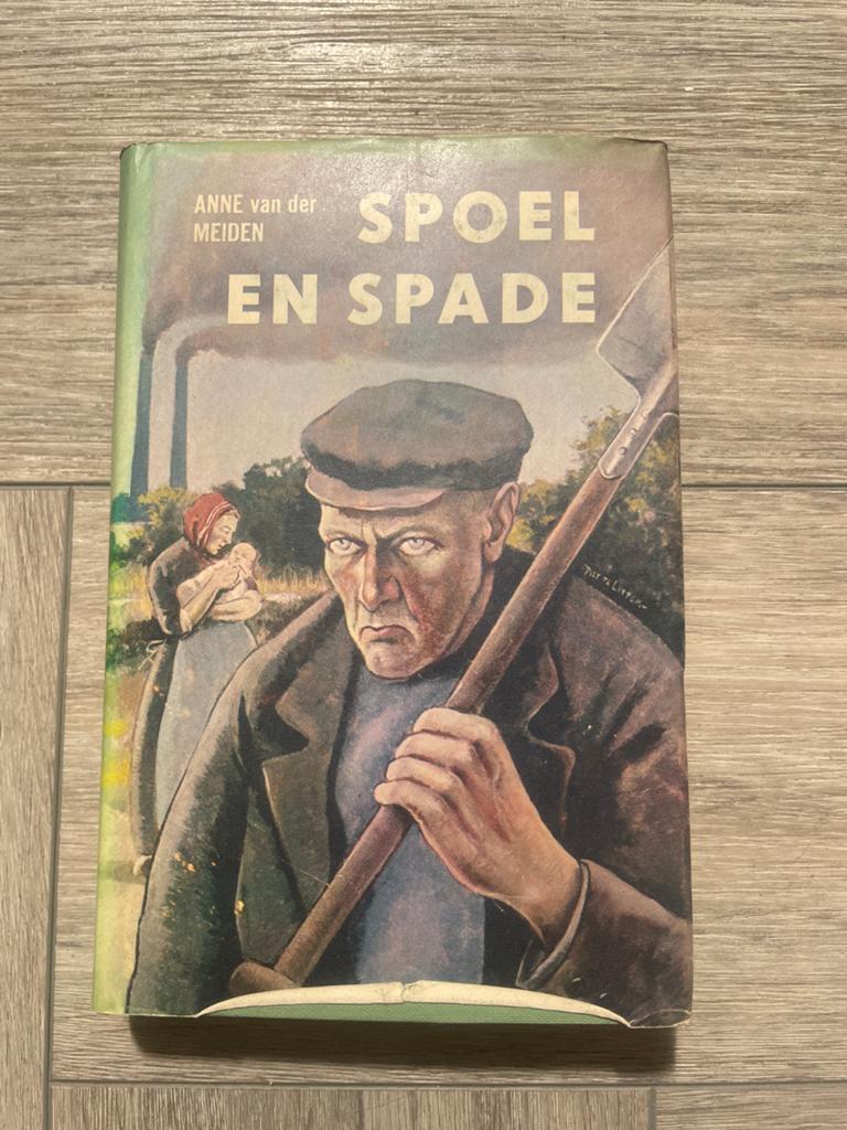 Spoel en Spade - Anne van der Meiden (Vintage Boek), Ophalen of Verzenden, Gelezen, Nederland