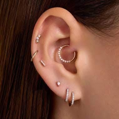 Modellen voor piercing gezocht, Ophalen of Verzenden, Nieuw, Staal, Oor- of Traguspiercing