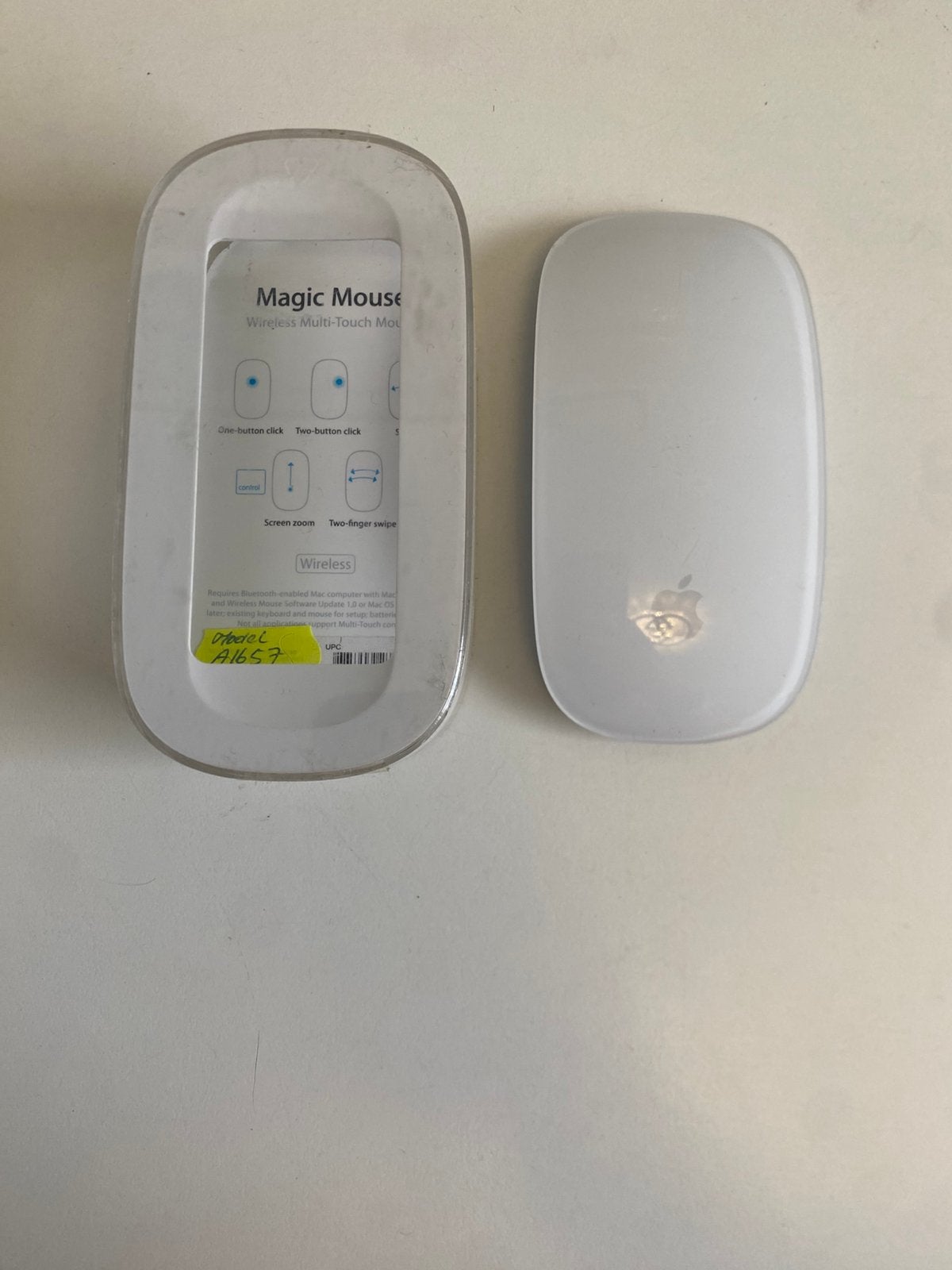 Apple mouse A1657, Computers en Software, Ophalen of Verzenden, Zo goed als nieuw