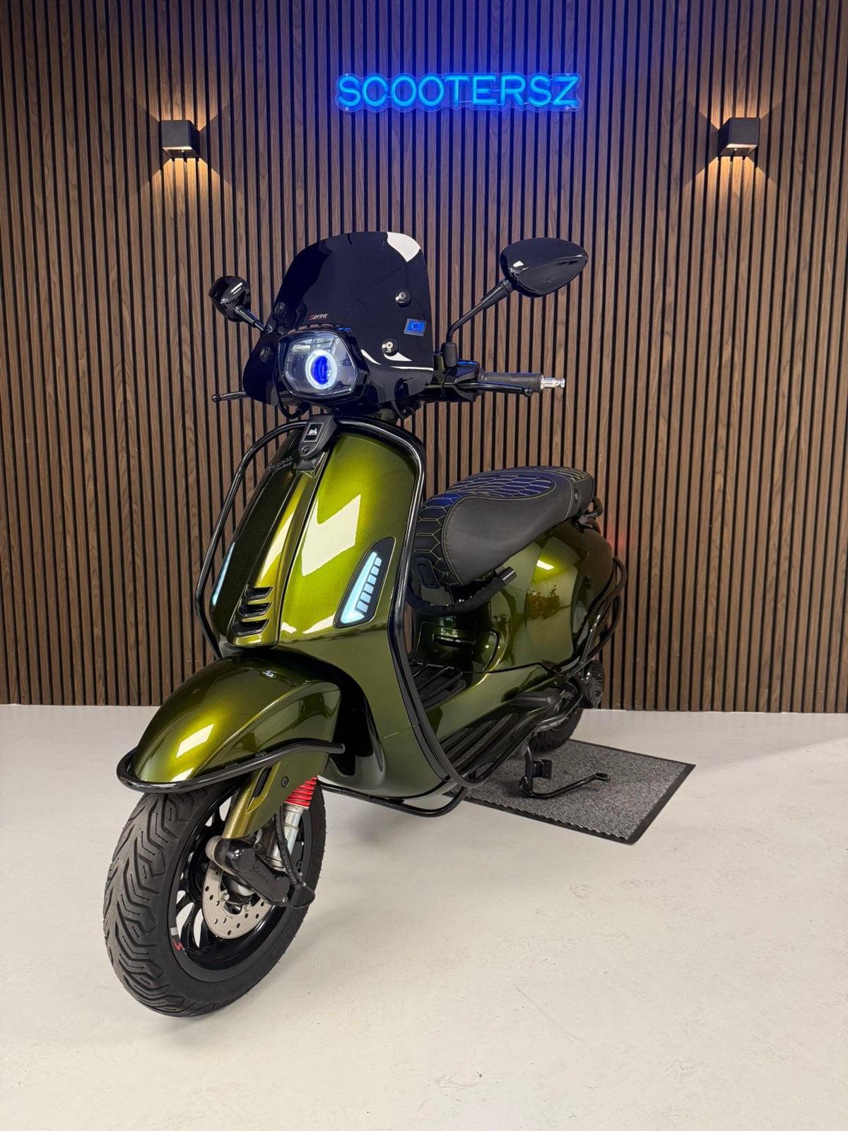 Vespa Sprint Candy pythongreen|2023|Nieuwstaat|Full option, Ophalen, Zo goed als nieuw, Benzine, Vespa S