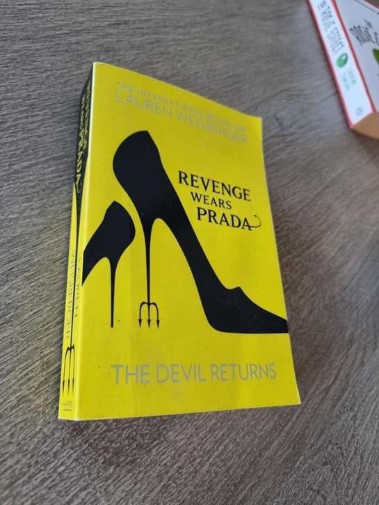 The Devil Returns - Lauren Weisberger (Engels), Boeken, Ophalen, Gelezen, Lauren Weisberger, Europa overig