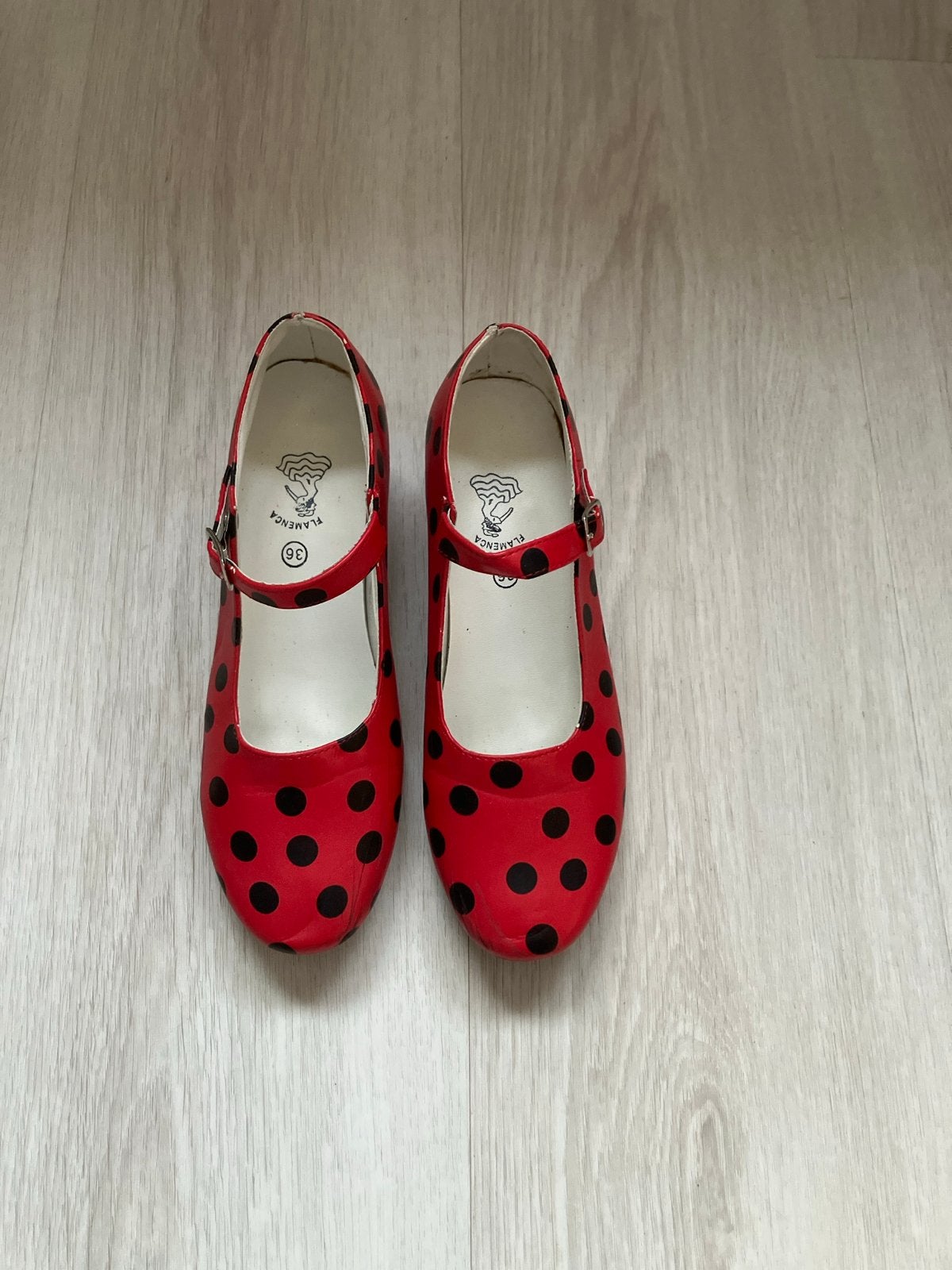 Rode Flamenco Schoenen met Zwarte Stippen - Maat 36, Ophalen of Verzenden, Zo goed als nieuw, Rood, Dansschoenen