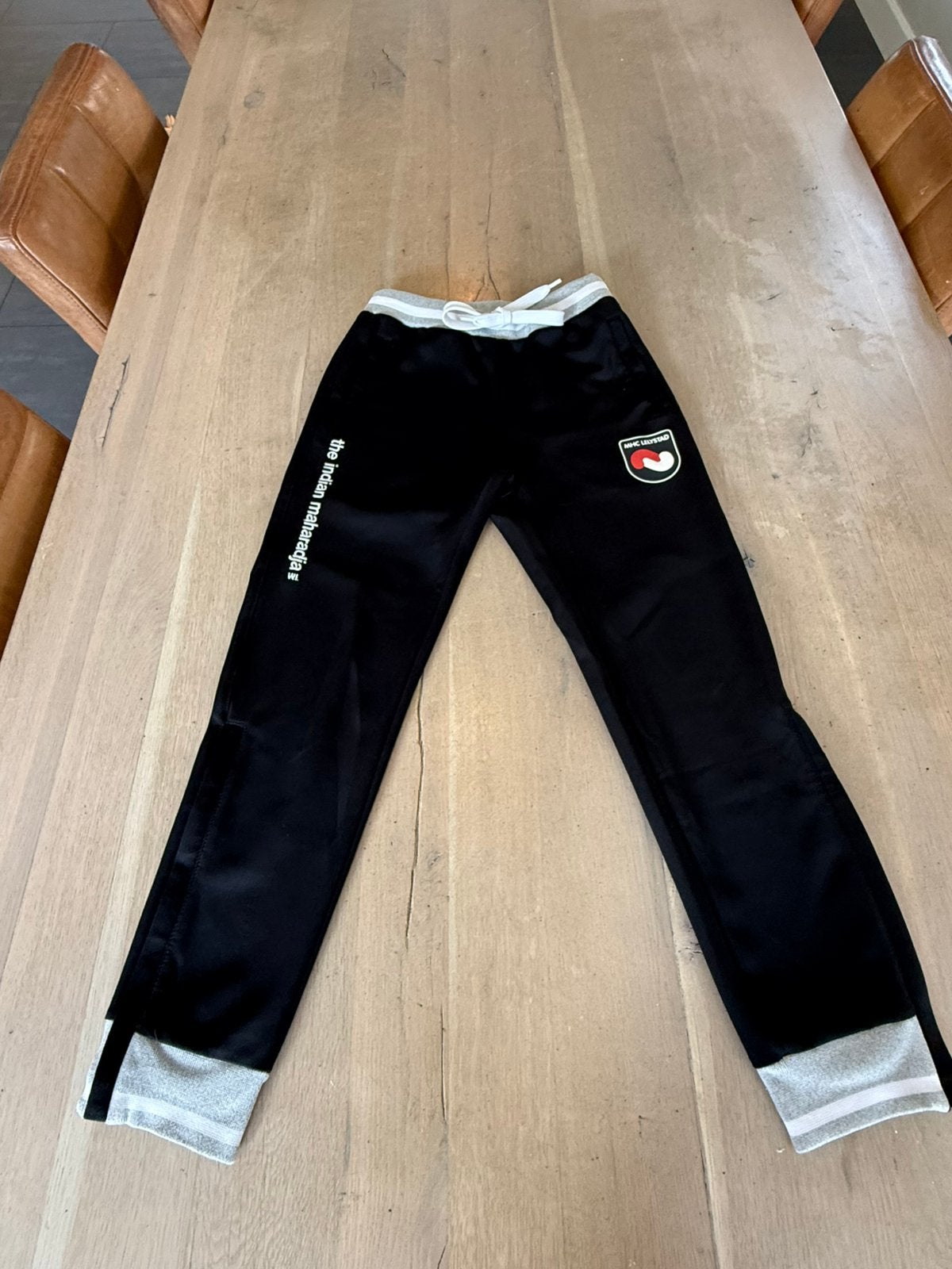 Trainingsbroek The Indian Maharadja MHC Lelystad maat 140, Ophalen, Kleding