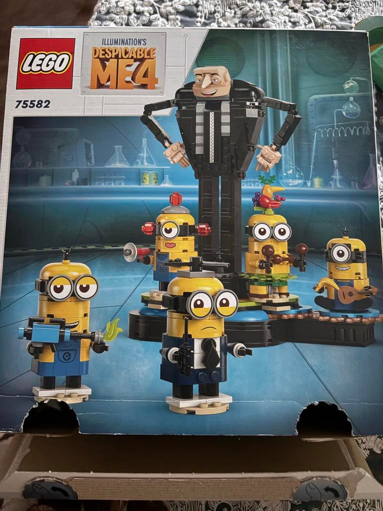 LEGO Minions 75582 Gru en Minions - 1x geopend, Overige thema's, Lego, Ophalen of Verzenden, Zo goed als nieuw