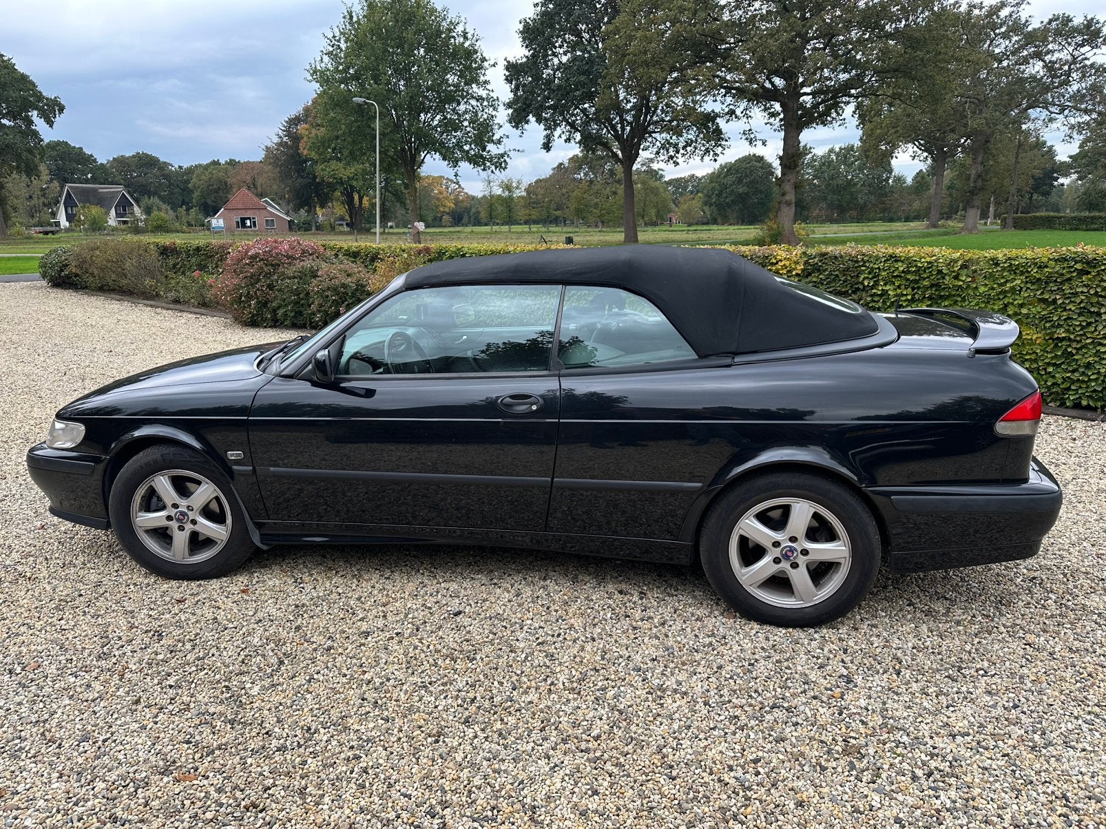 Saab 9-3 2.0 T Cabrio AUT 2001 Zwart, Auto's, 4 cilinders, Cabriolet, 4 stoelen, Zwart