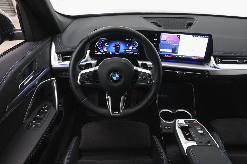 BMW X1 sDrive20i M Sport Automaat / Trekhaak / Achteruitrijc, 1525 kg, 156 pk, Met garantie (alle), Zwart
