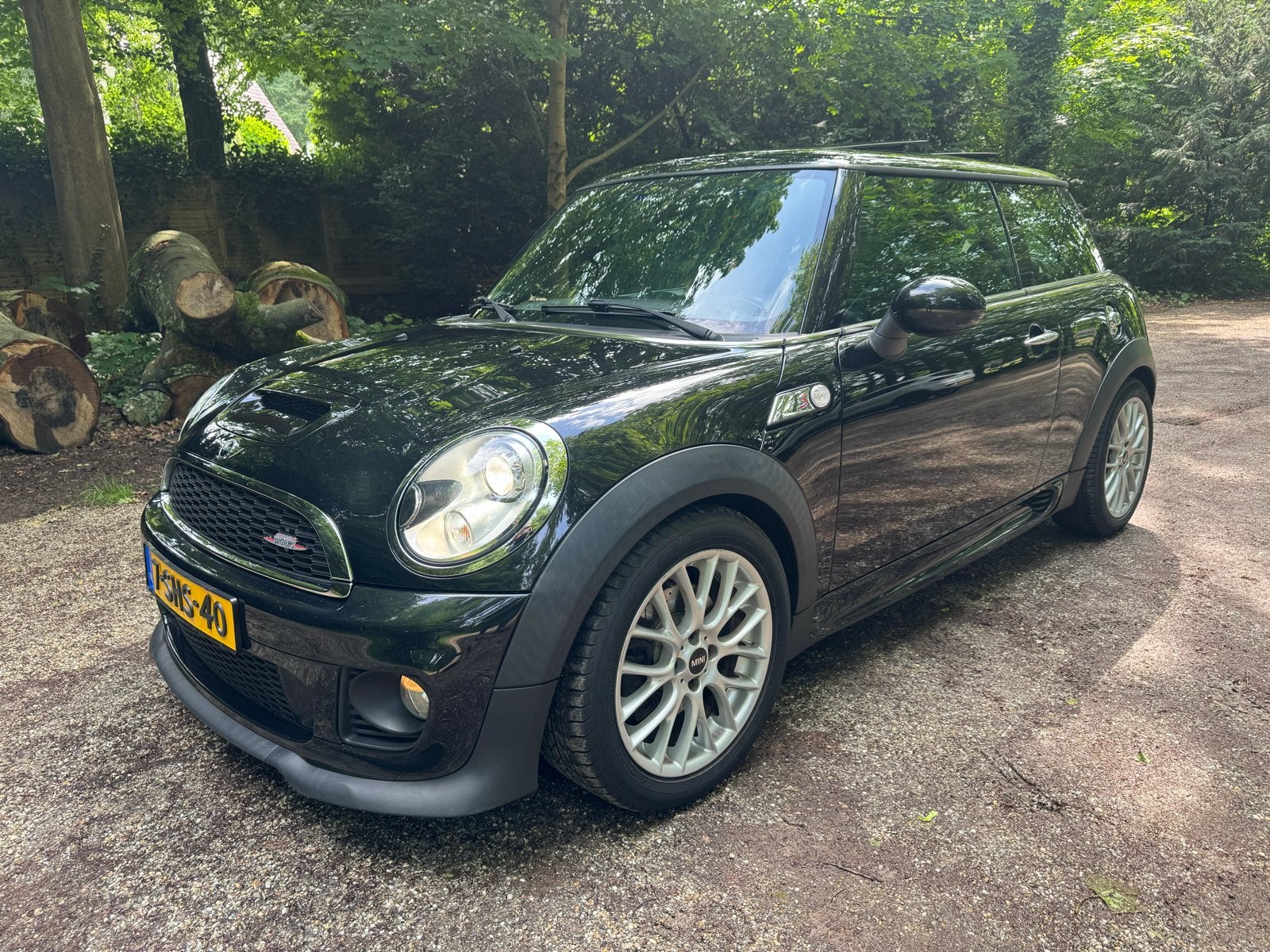 Mini Cooper S 184pk AUT | JCW-Pakket | Pano | Keyless, Euro 5, 1203 kg, Zwart, 4 cilinders