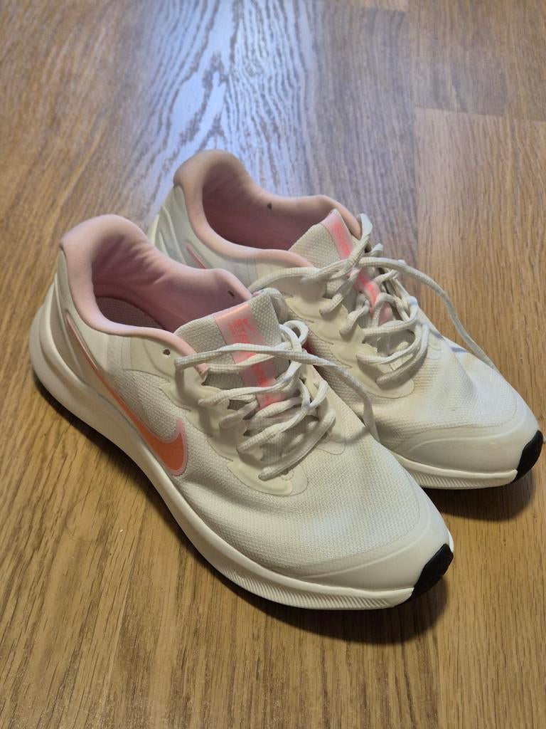 Sportschoenen "Nike" maat 39, Wit, Nike, Ophalen of Verzenden, Sneakers of Gympen