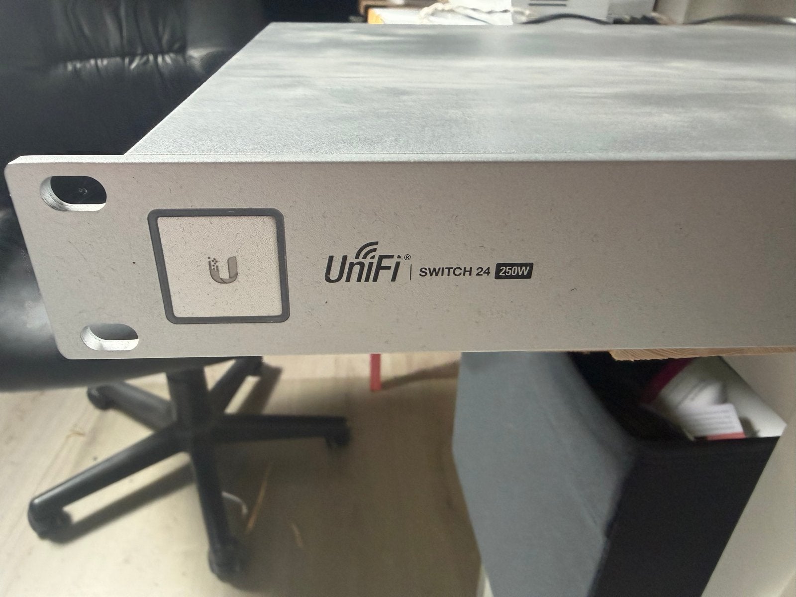 UniFi Switch 24 PoE 250W - US-24-250W, Computers en Software, Ophalen of Verzenden, Gebruikt