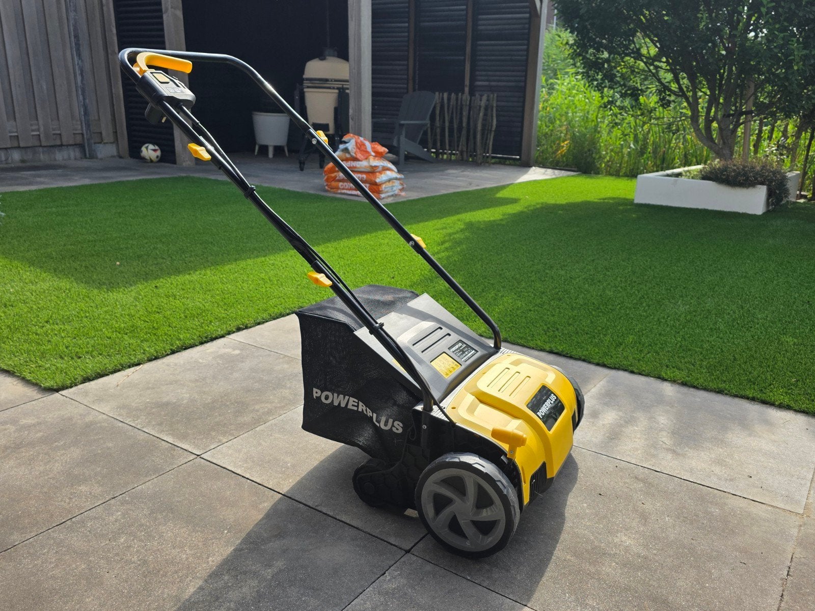 Verticuteermachine Powerplus POWXG75130, Tuin en Terras, Verticuteermachines, Ophalen, Zo goed als nieuw, Elektrisch, Powerplus