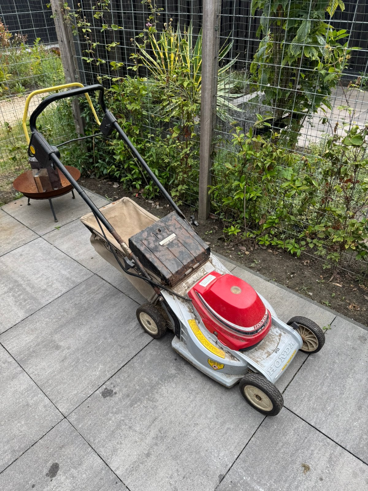 Grasmaaier Honda Electrisch opknapper, Ophalen, Cirkelmaaier, Elektrische grasmaaier, Zo goed als nieuw
