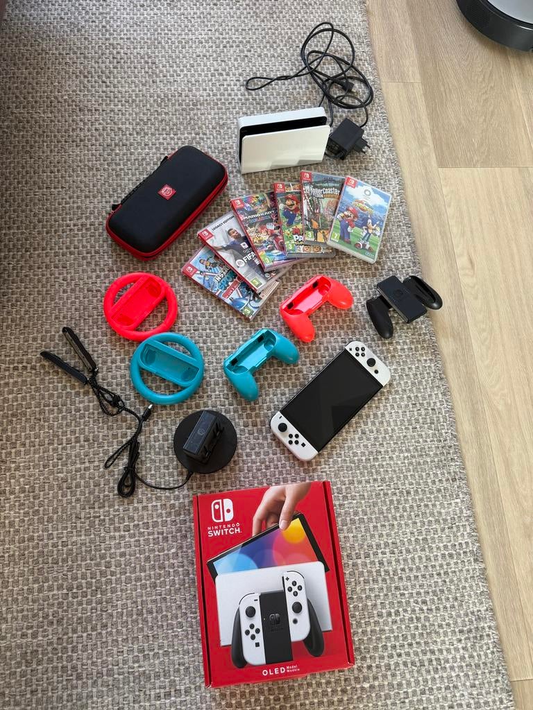 Nintendo Switch Oled bundel, Met games, Met 2 controllers, Zo goed als nieuw, Switch OLED