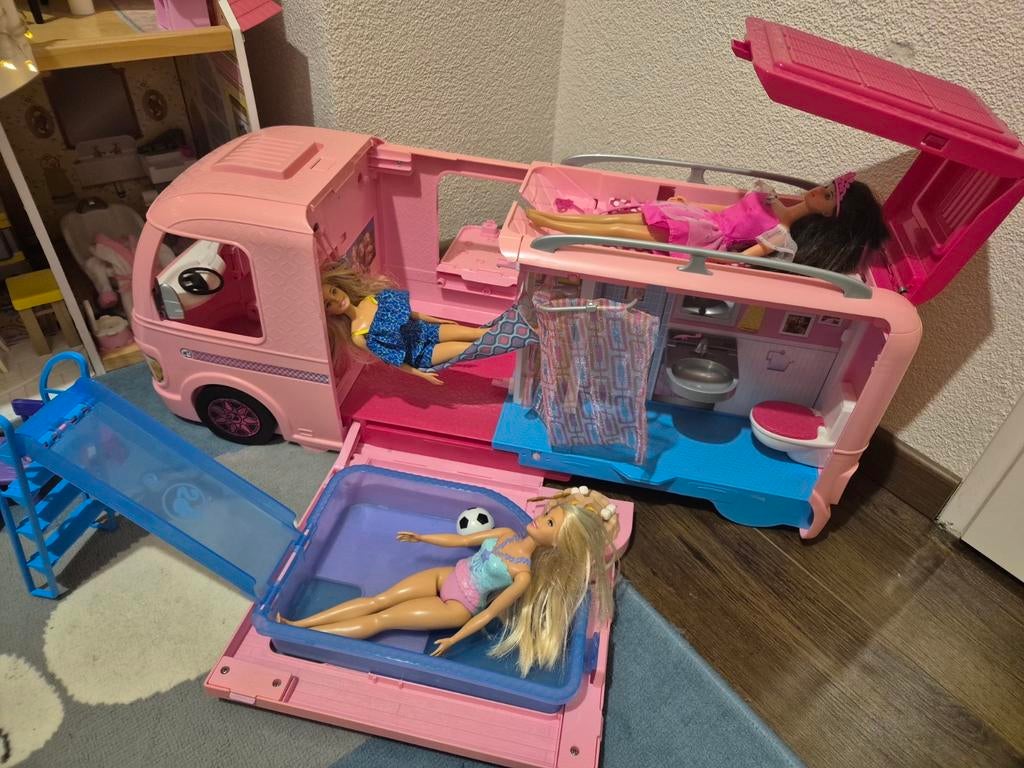 VEEL barbiespullen! / GROOT barbiehuis!, Kinderen en Baby's, Speelgoed | Poppenhuizen, Ophalen, Poppenhuis