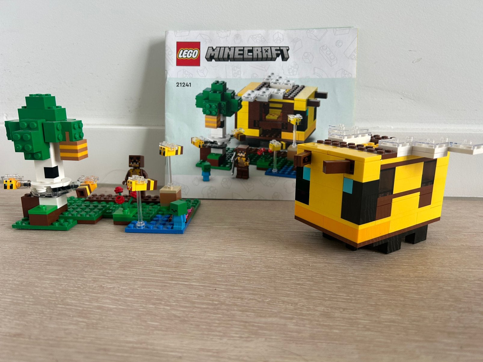Minecraft 21241 bijenhuisje, Minecraft, Lego, Ophalen of Verzenden, Zo goed als nieuw