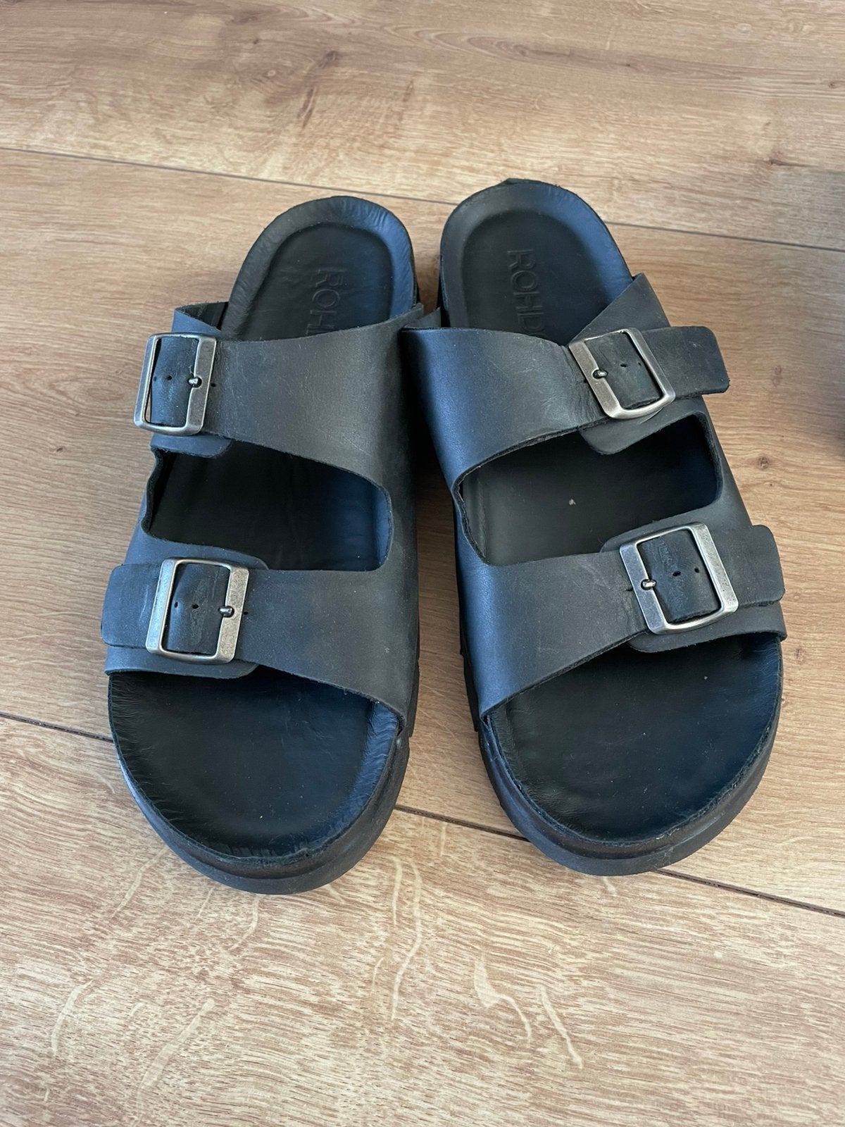 Zwarte, leren Rohde herenslippers in maat 46, Ophalen of Verzenden, Zo goed als nieuw, Zwart