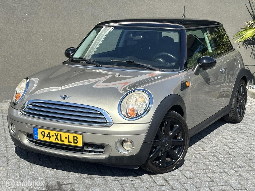 MINI Cooper Chili 1.6 | Cruise | Keyless | 17" LMV | Airco, Auto's, Voorwielaandrijving, Gebruikt, 750 kg, 4 cilinders