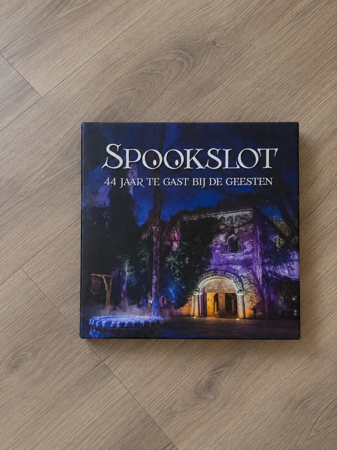 Efteling Spookslot Boek - 44 Jaar Te Gast Bij De Geesten, Ophalen of Verzenden, Nieuw, Overige typen