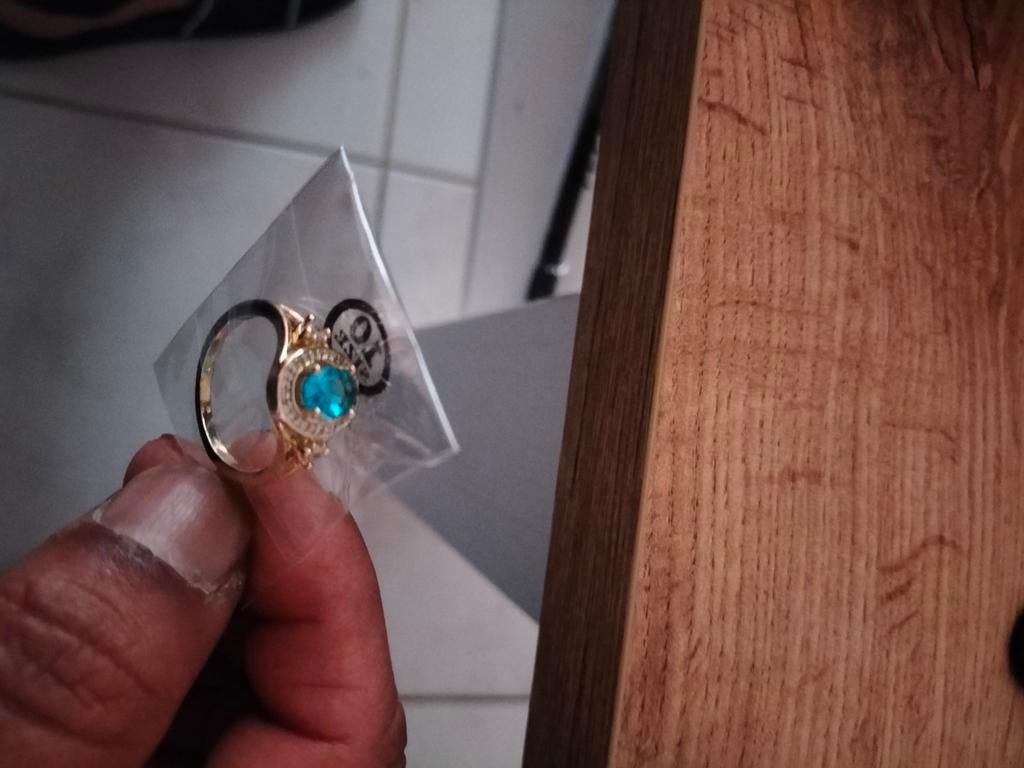 Gouden Dames Ring met Emerald Blauwe Steen - Maat 10, Nieuw, Ophalen of Verzenden, Met edelsteen, Dame