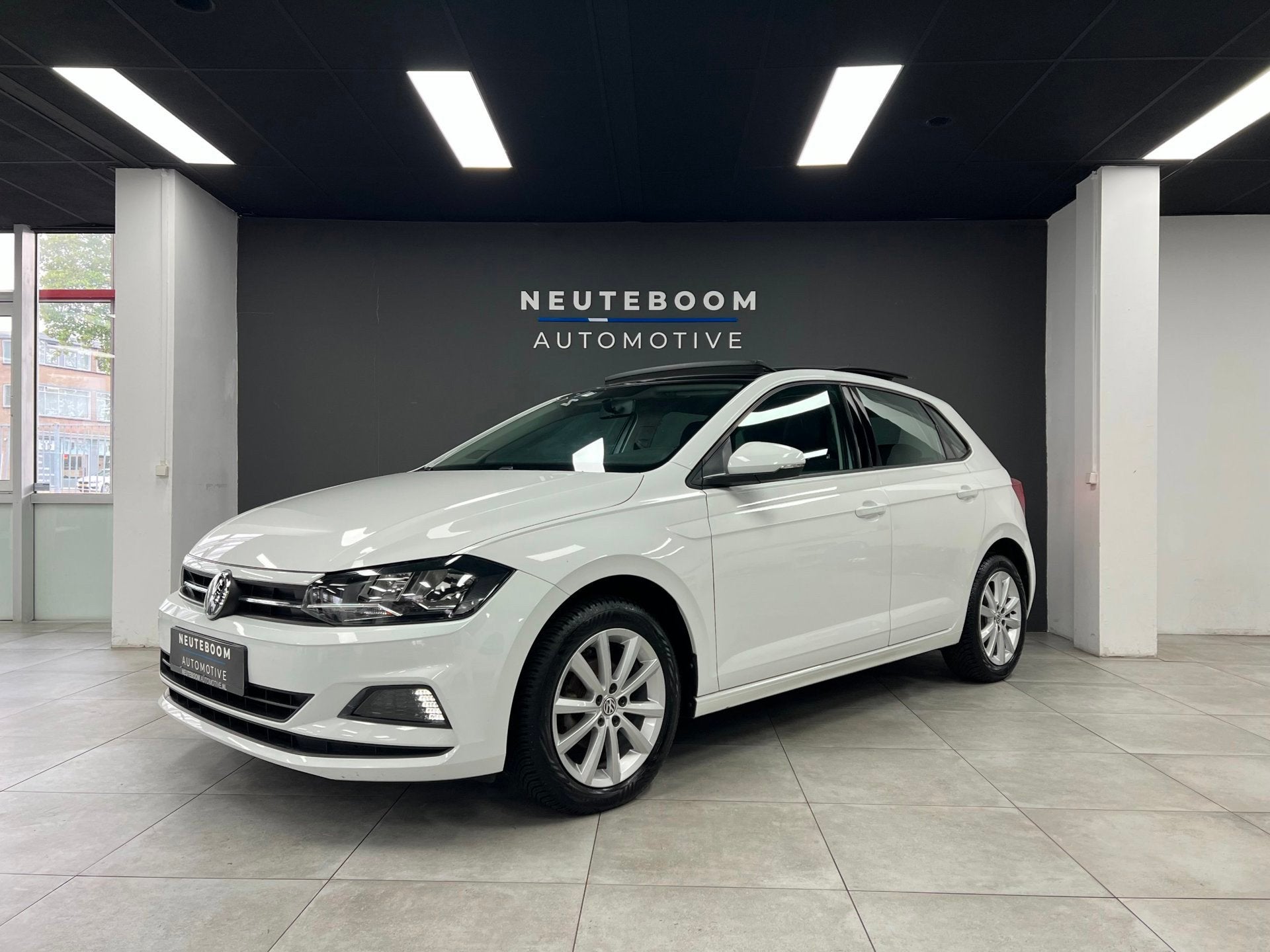 Volkswagen Polo 1.0 TSI | Carplay | Stoelver. | Panoramadak, Voorwielaandrijving, Gebruikt, Zwart, 95 pk