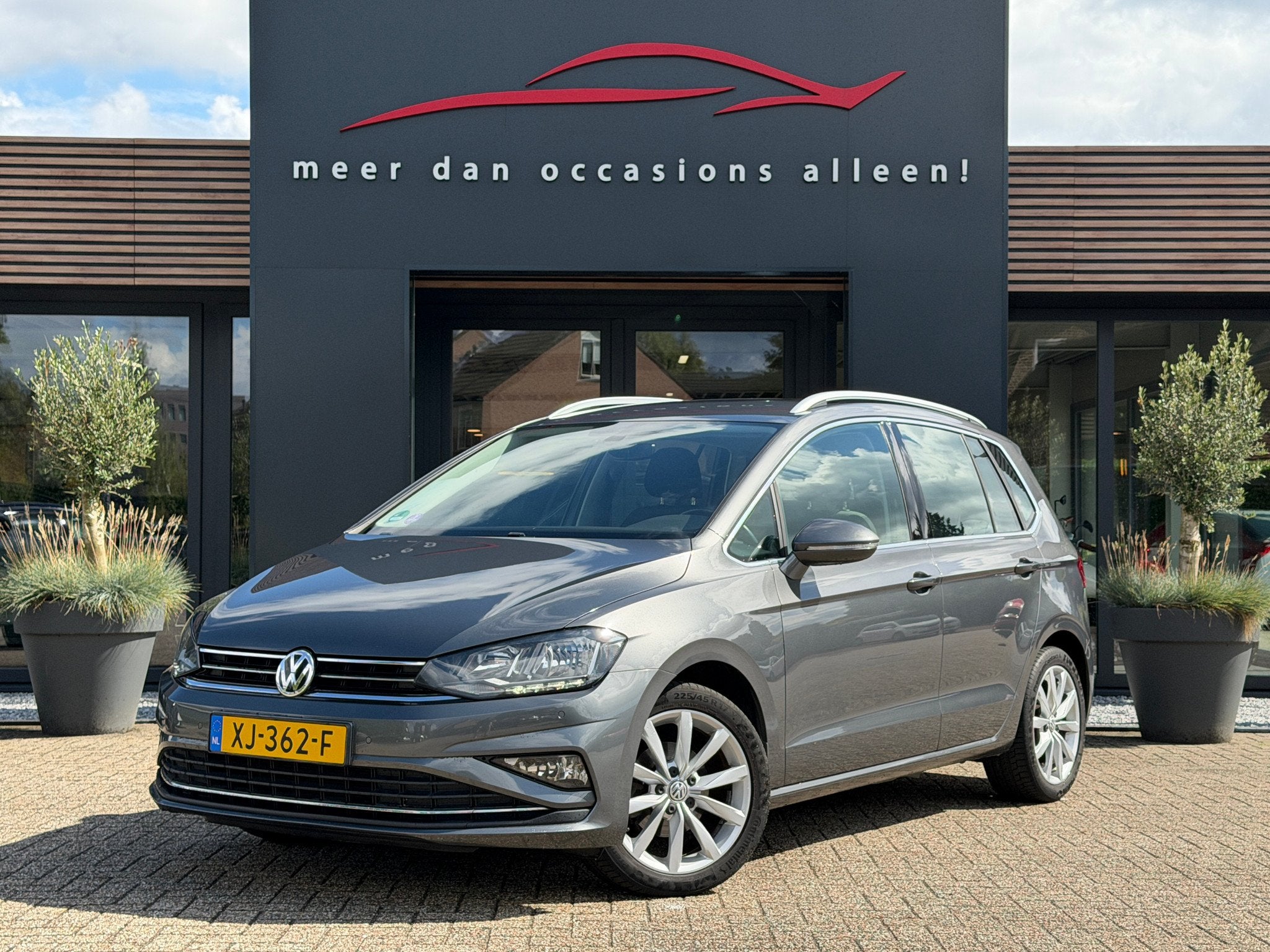 Volkswagen Golf Sportsvan Golf Sportsvan 1.0 TSI 110pk Highl, Auto's, Automaat, 12 maanden, Gebruikt, Automatische klimaatregeling