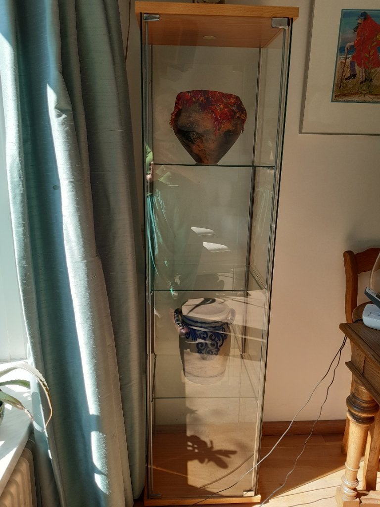 Vitrinekast, glas, Huis en Inrichting, Kasten | Vitrinekasten, Ophalen, Met plank(en), Minder dan 50 cm, Gebruikt