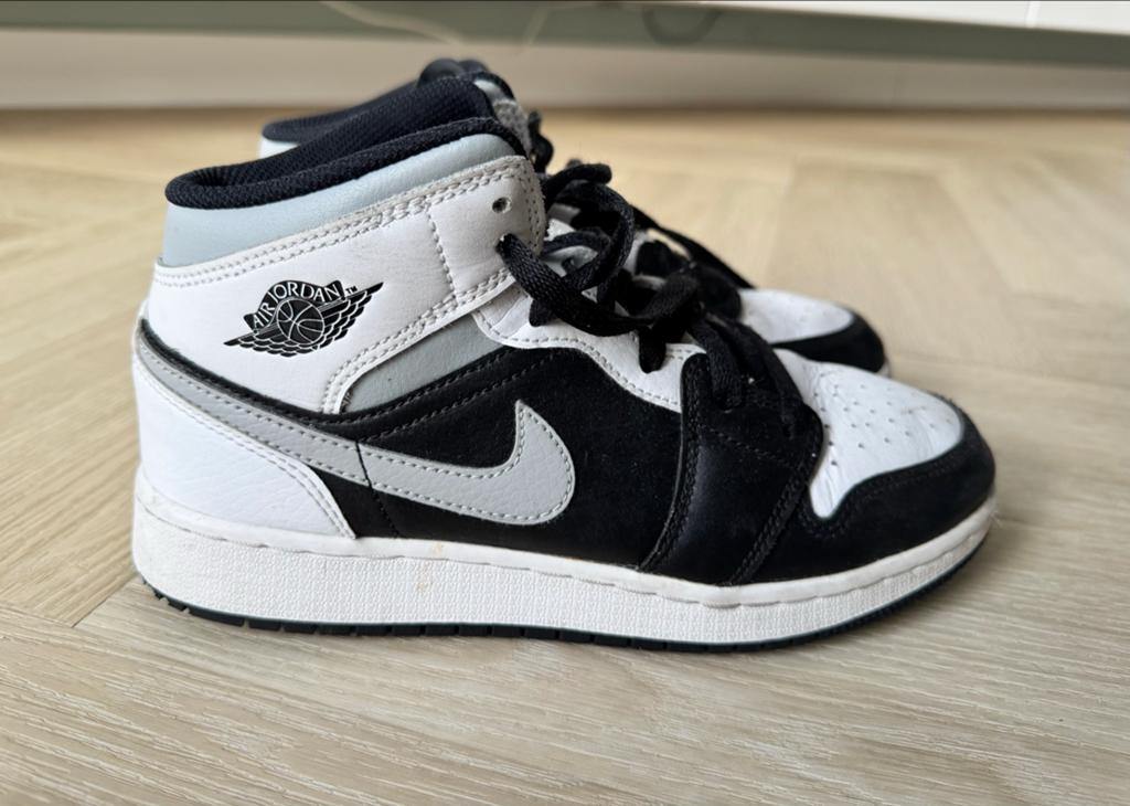 Nike Air Jordan sneakers maat 37,5 in goede staat, Kinderen en Baby's, Kinderkleding | Schoenen en Sokken, Ophalen of Verzenden