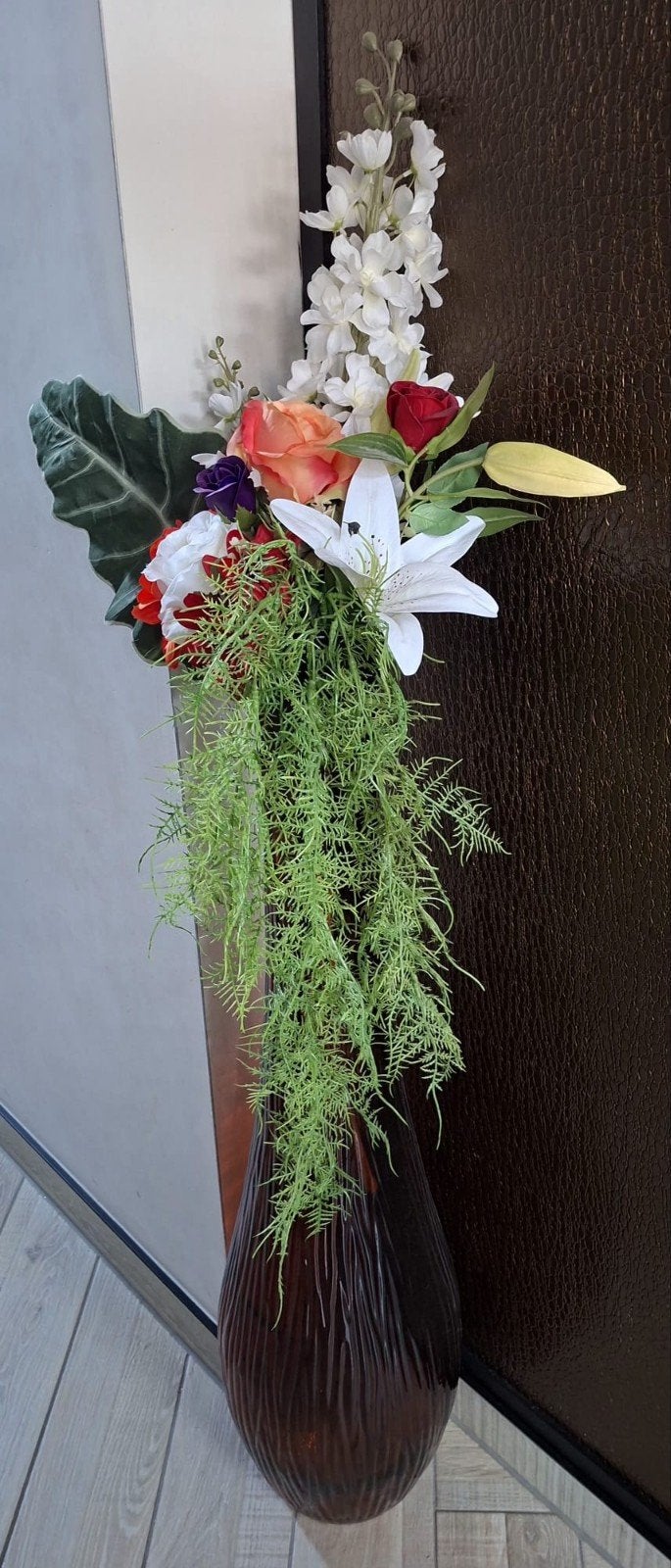Decoratieve vaas met kunstbloemen, Ophalen, Overige materialen, Meerkleurig, Met patroon/structuur