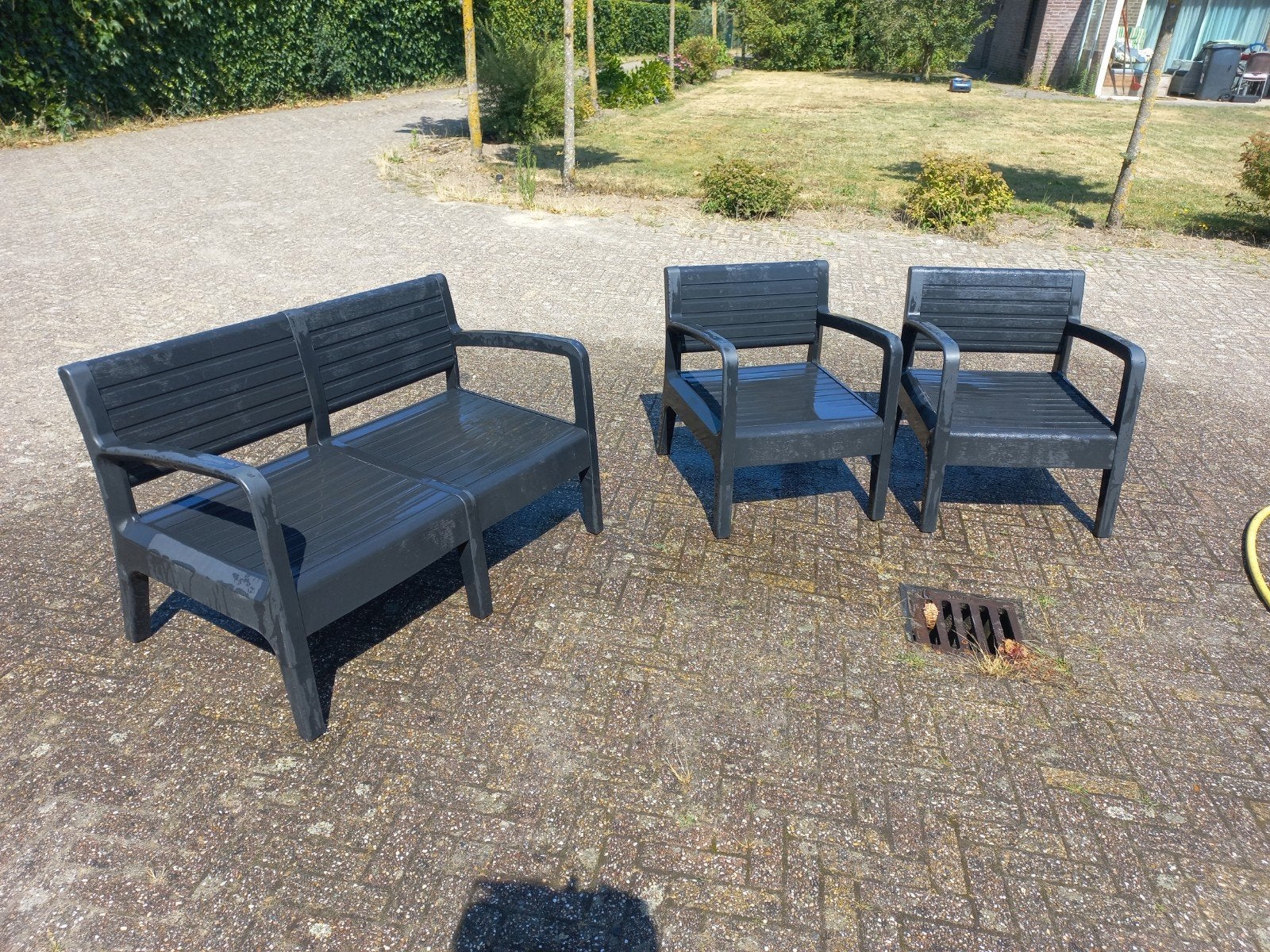 Kunststof tuinbankje met 2 stoelen - Ideaal voor buiten!, Tuin en Terras, Ophalen, Gebruikt, Kunststof