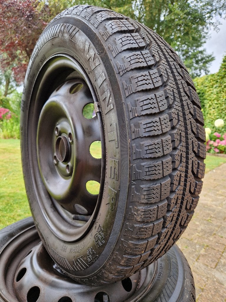 8mm !! 4 Winterbanden op 4x100 14 inch velgen Suzuki Toyota, Auto-onderdelen, Ophalen, 14 inch, Gebruikt, Winterbanden