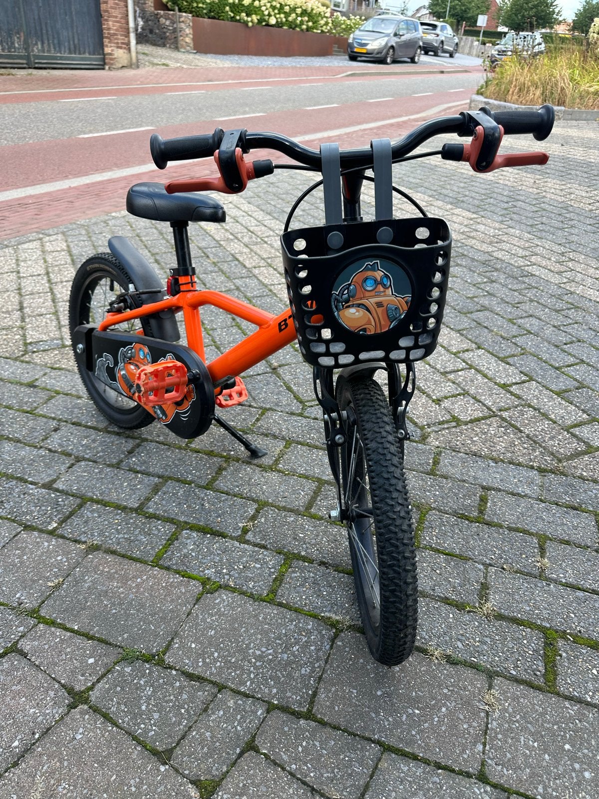 B'Twin kinderfiets 16 inch met mandje, Fietsen en Brommers, Fietsen | Kinderfietsjes, Ophalen, Gebruikt, Velgrem, 16 tot 20 inch