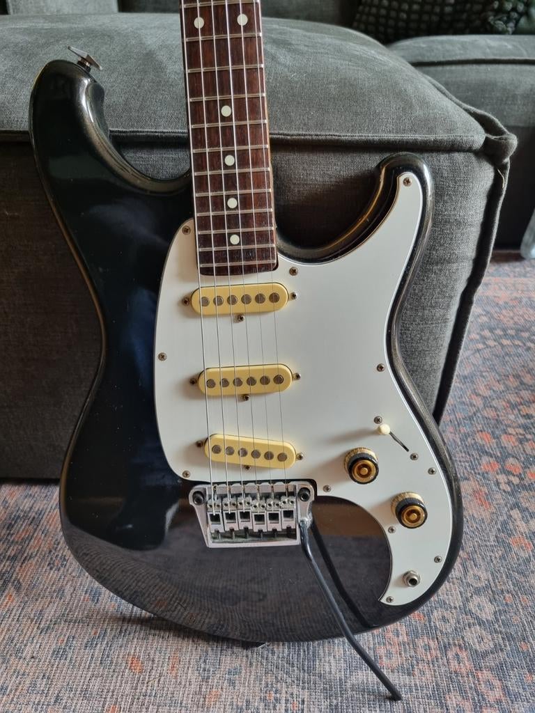 Ibanez Roadstar II RS405  Fender strat mim candy apple red, Muziek en Instrumenten, Ophalen of Verzenden, Solid body, Ibanez