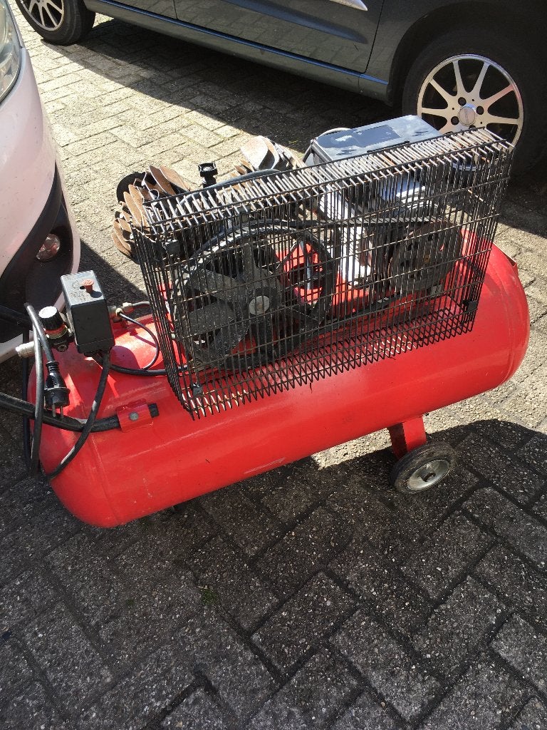 COMPRESSOR 10BAR 220V, Ophalen, Gebruikt, Minder dan 200 liter/min, Mobiel