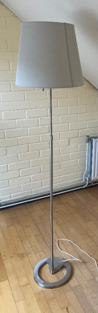 Ikea staande lanp met witte kap, Ophalen, Gebruikt, Stof, Modern