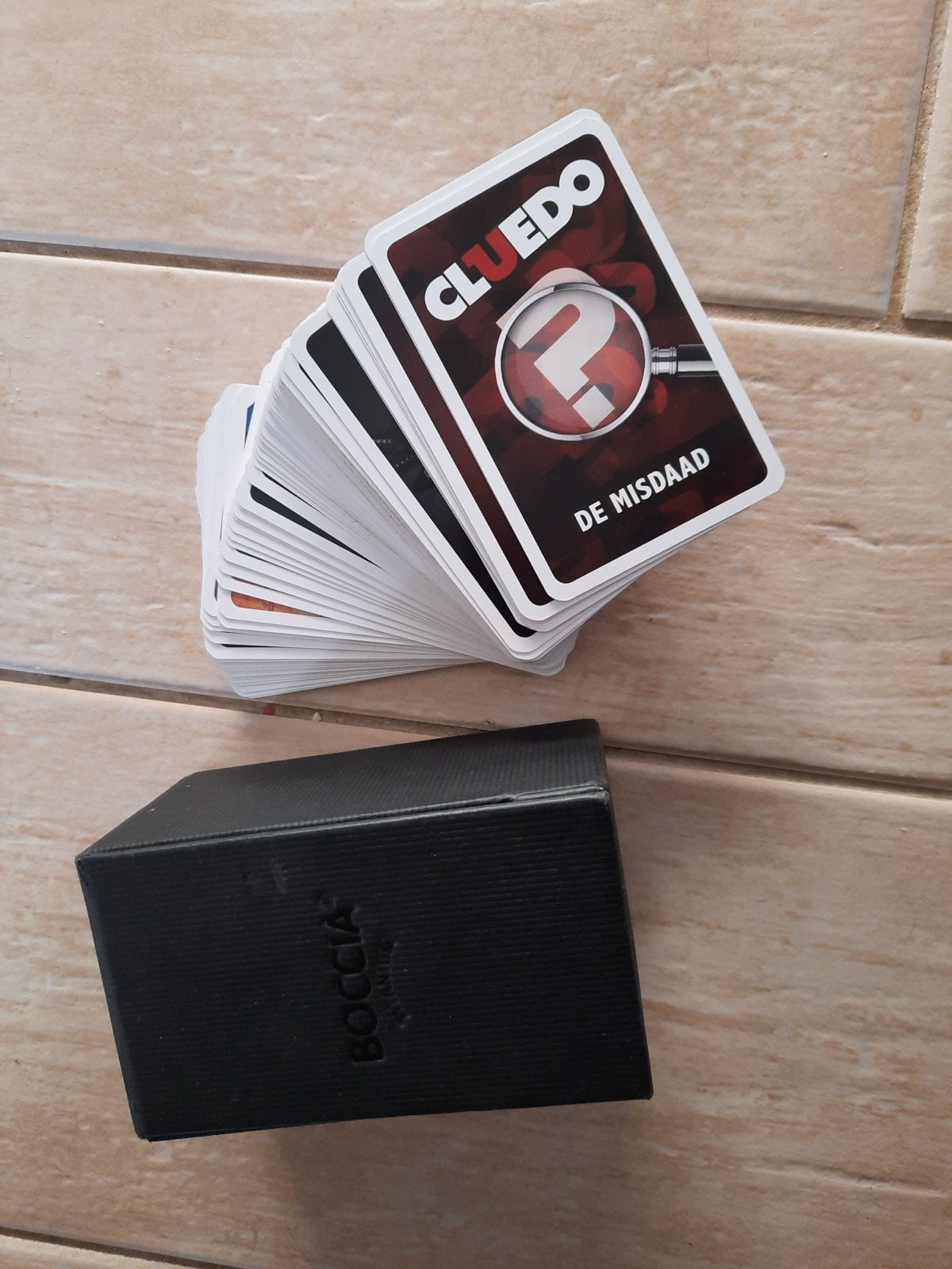 Cluedo kaartspel - De Misdaad, Drie of vier spelers, Ophalen of Verzenden, Zo goed als nieuw