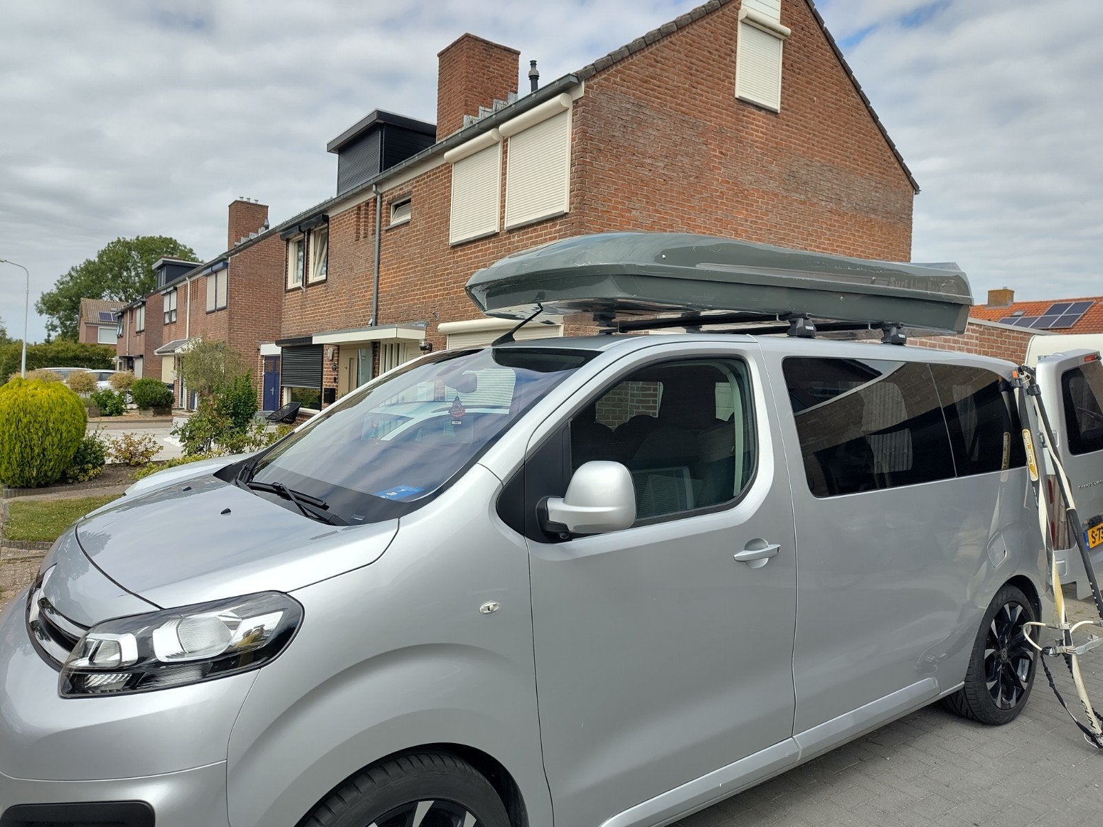 Surf Line Box dakkoffer met surfplanksteunen, Ophalen