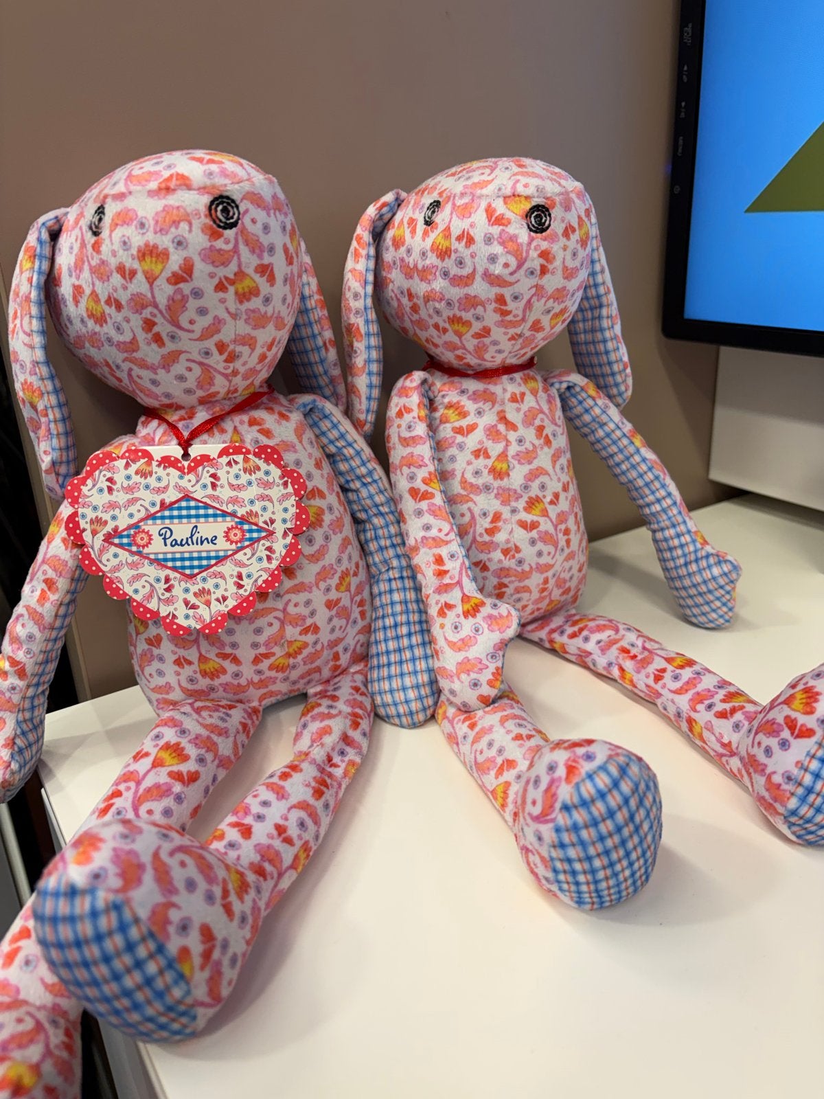 Set van 2 stoffen konijnen knuffels - Pauline, Handgemaakt, Konijn, Ophalen of Verzenden, Zo goed als nieuw