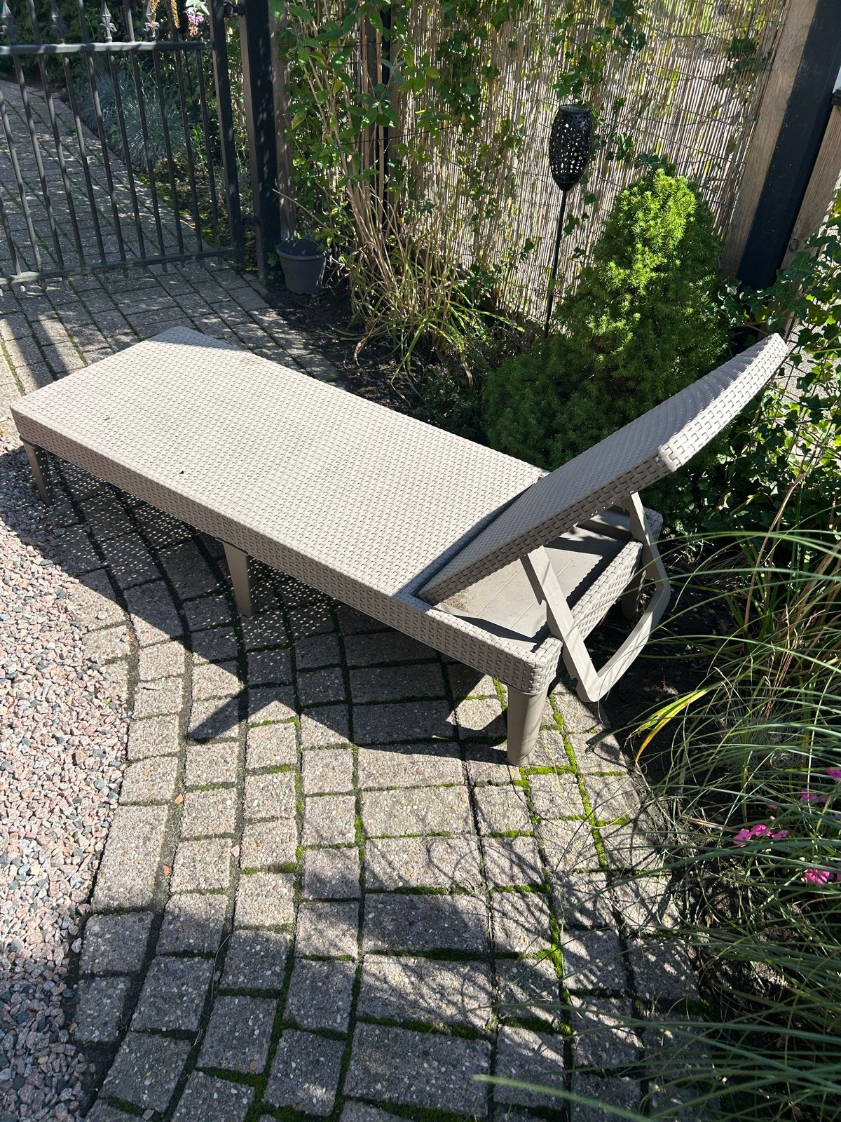 Gratis Ligbed verstelbaar - Wicker look, Ophalen, Gebruikt, Kunststof, Verstelbaar