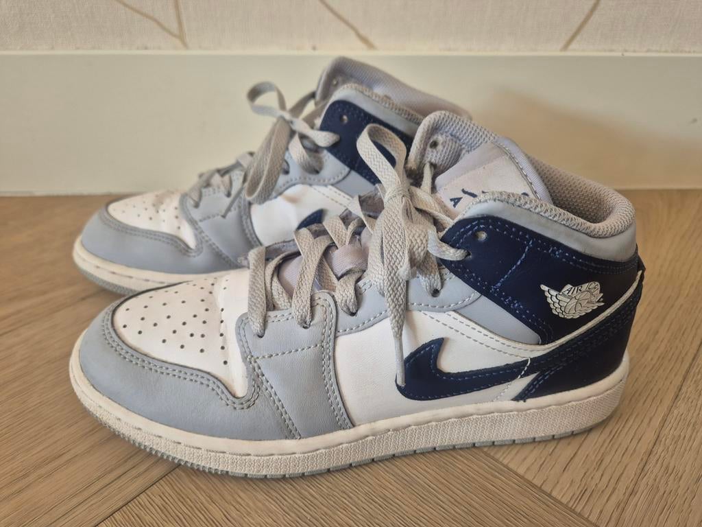 Jordan Air sneakers maat 38,5 - Zo goed als nieuw, Kinderen en Baby's, Kinderkleding | Schoenen en Sokken, Ophalen of Verzenden