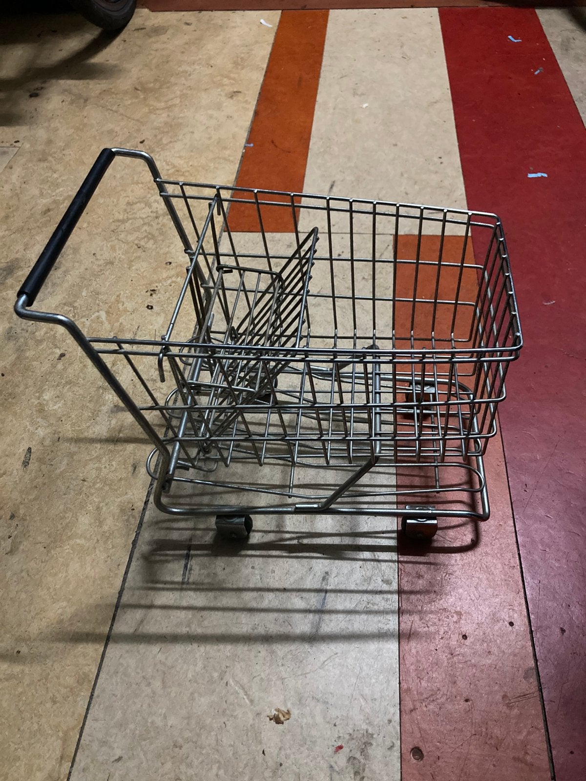 Speelgoed winkelwagentje 30 cm., Ophalen, Gebruikt, Taal en Lezen