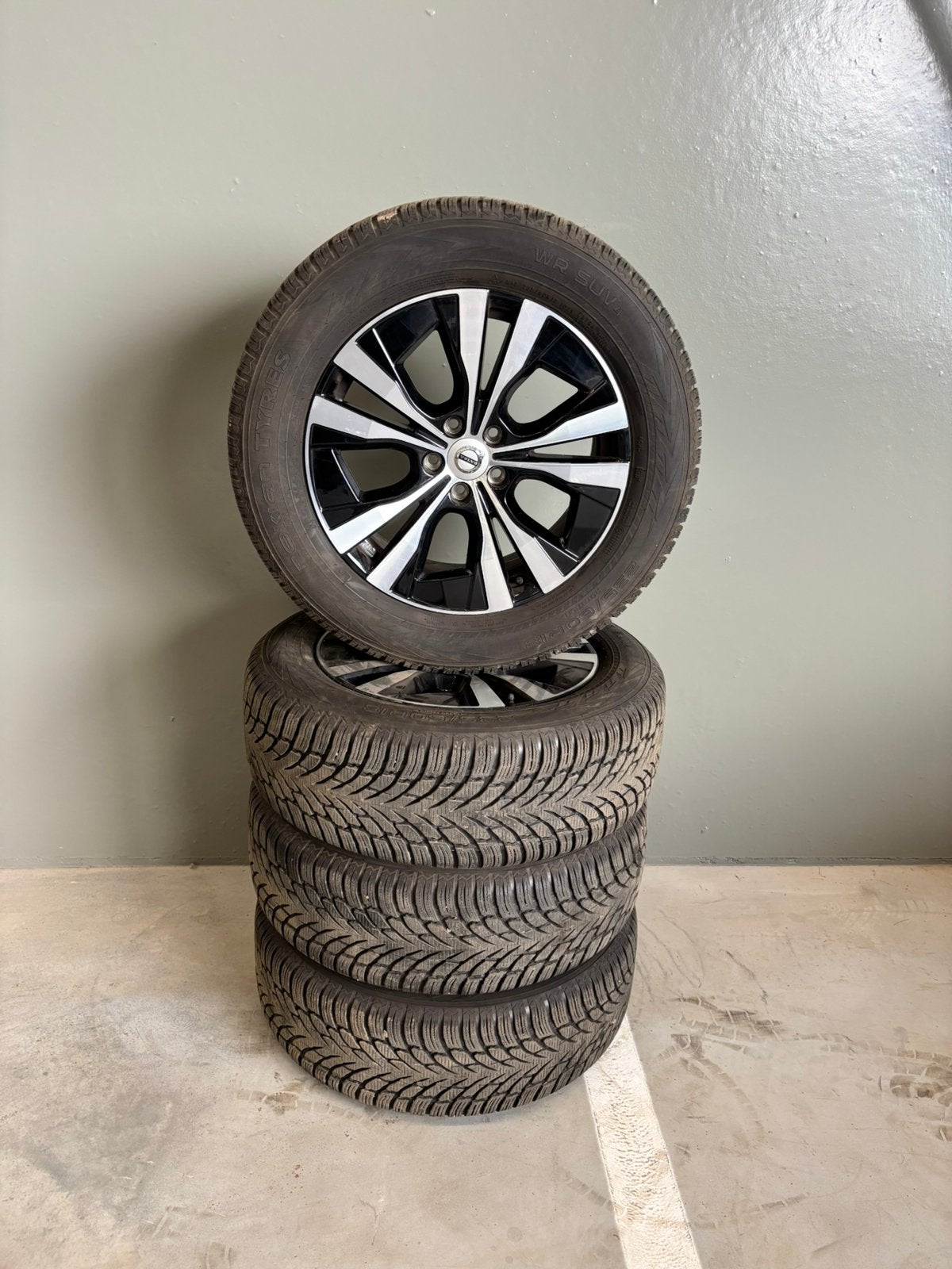 18 inch originele Volvo XC40 velgen met winterbanden!, Auto-onderdelen, Banden en Velgen, Ophalen, 18 inch, Banden en Velgen, Winterbanden