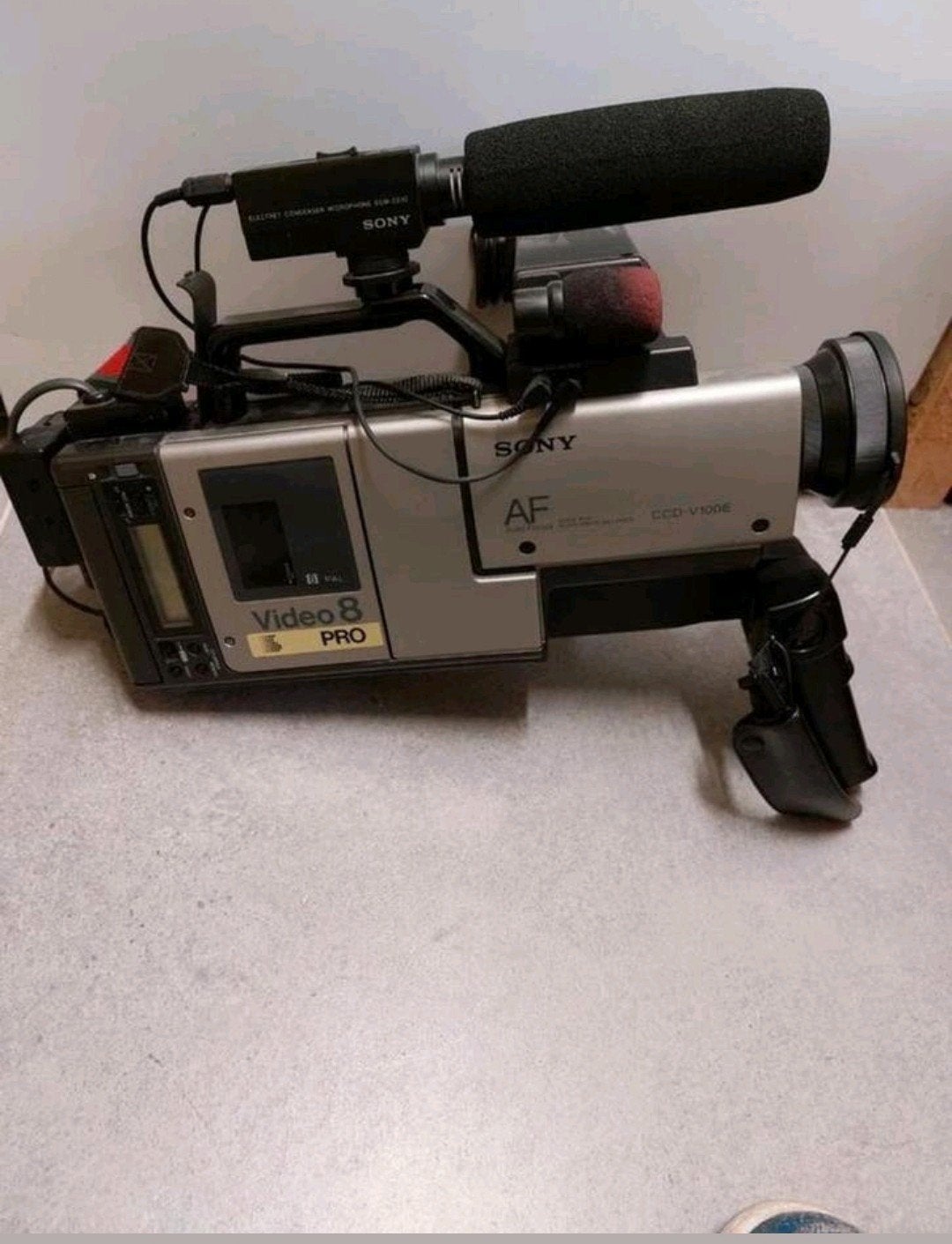 Retro vintage Sony  video8 pro camera  ccd-100e filmprop, Ophalen of Verzenden, Camera