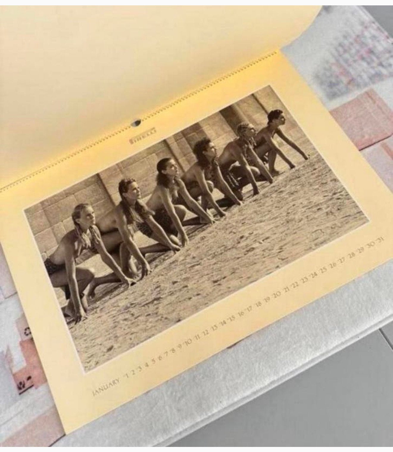 Grote Vintage Pirelli-kalender 1990 calendar groot 20e eeuw, Diversen, Ophalen of Verzenden, Zo goed als nieuw, H, H