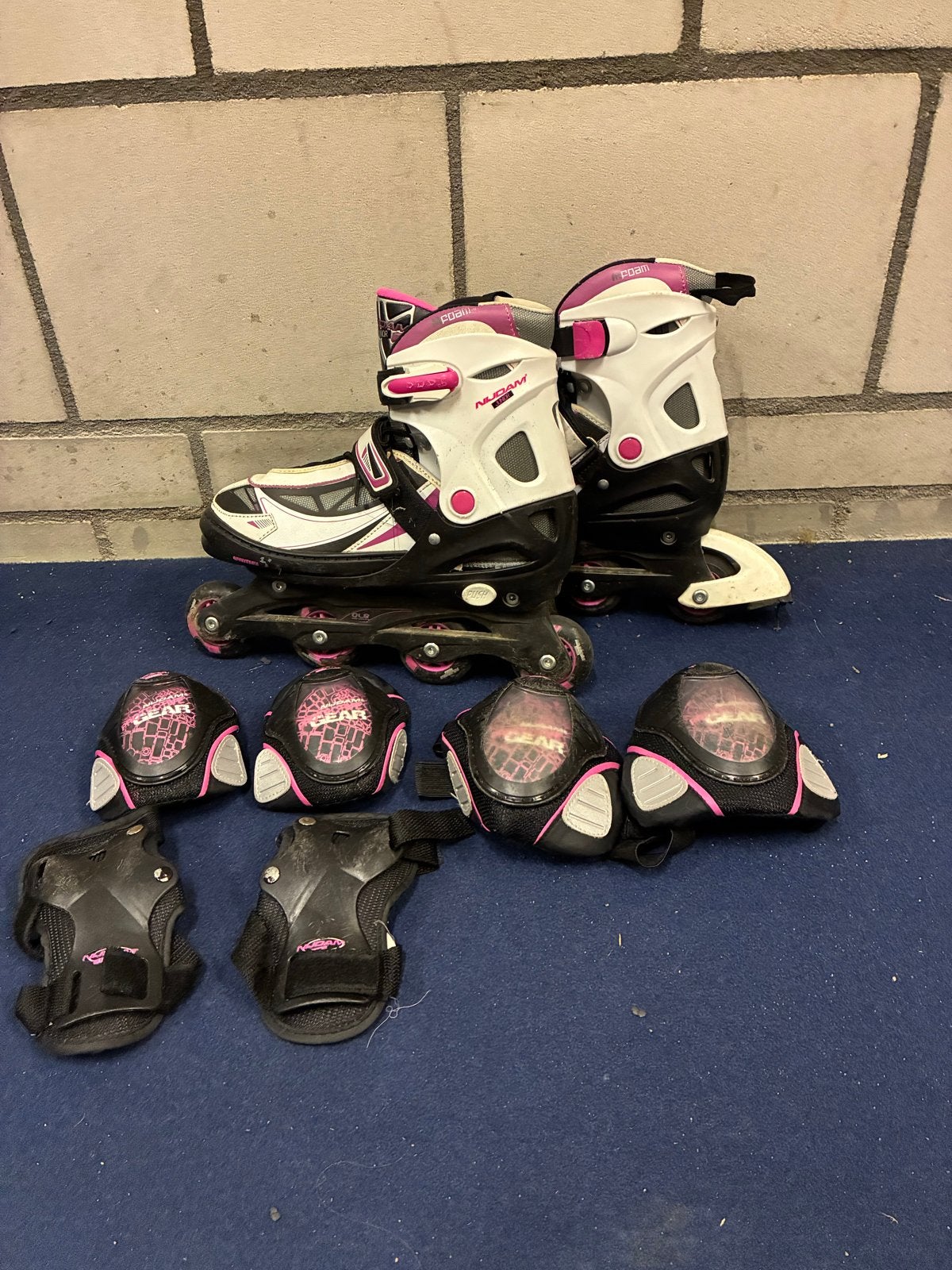 Nijdam Junior verstelbare inline skates (38-41) + beschermin, Ophalen of Verzenden, Gebruikt, Overige typen, Nijdam