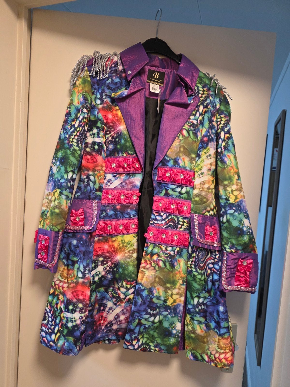 Carnavalsjasje met kleurrijke print en franjes, Kleding | Dames, Carnavalskleding en Feestkleding, Carnaval, Nieuw, Ophalen of Verzenden