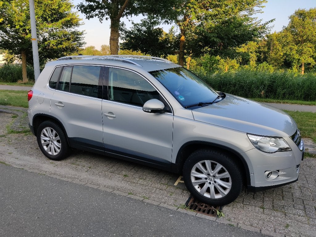 Volkswagen Tiguan 1.4 TSI 110KW 2011 Grijs, Auto's, Voorwielaandrijving, 15 km/l, 1800 kg, 4 cilinders