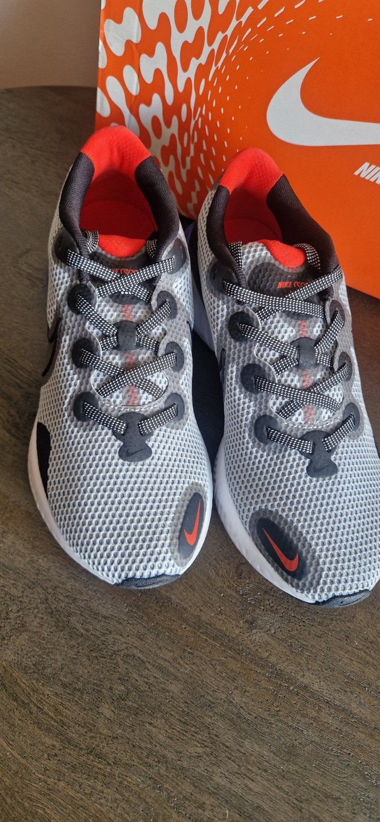 Nike Renew Run - Grijs/Zwart/Blauw/Rood - Maat 42, Ophalen of Verzenden, Nieuw, Sportschoenen