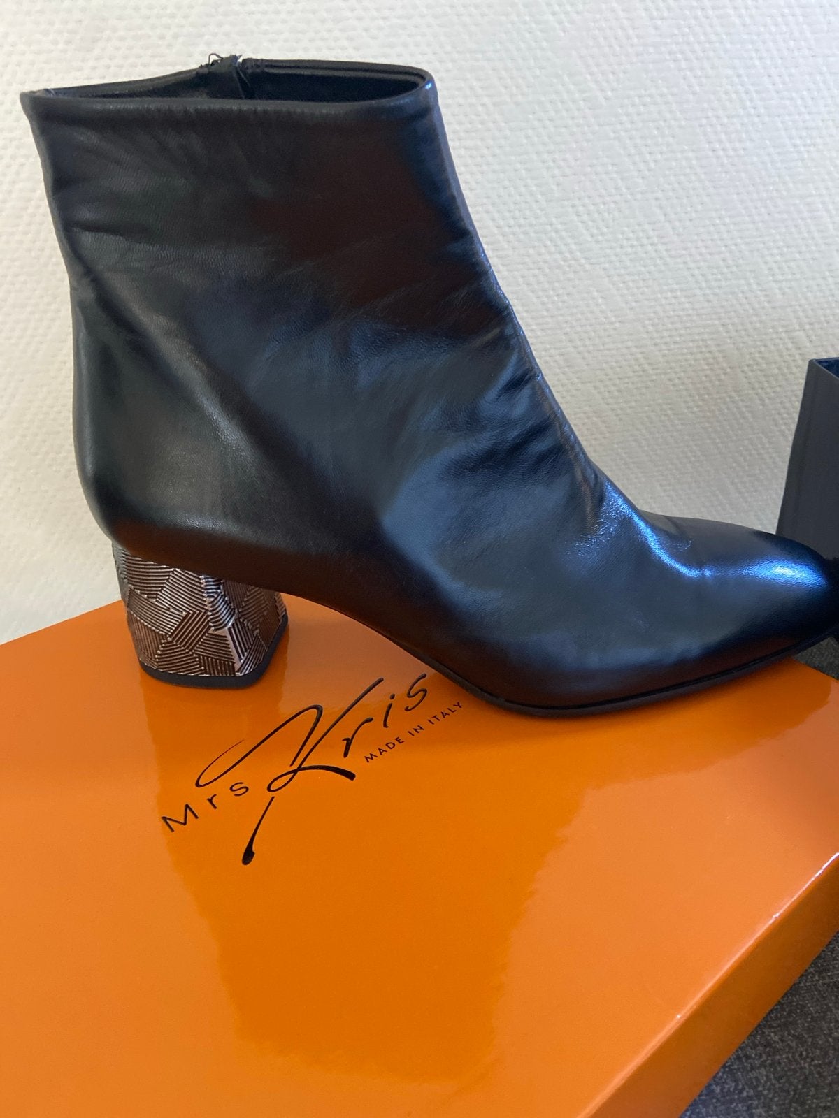Mrs. Kris Zwarte Leren Enkellaarzen Maat 42, Kleding | Dames, Ophalen of Verzenden, Zo goed als nieuw, Zwart, Lage of Enkellaarzen